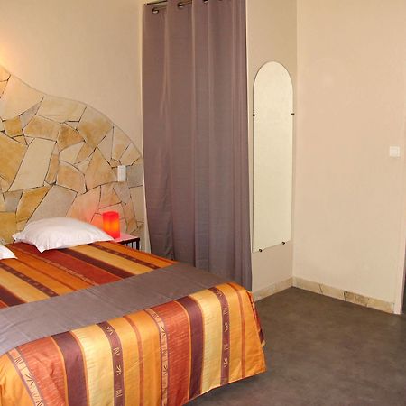 Hotel Et Studios Les Amandiers Saint-Raphaël المظهر الخارجي الصورة
