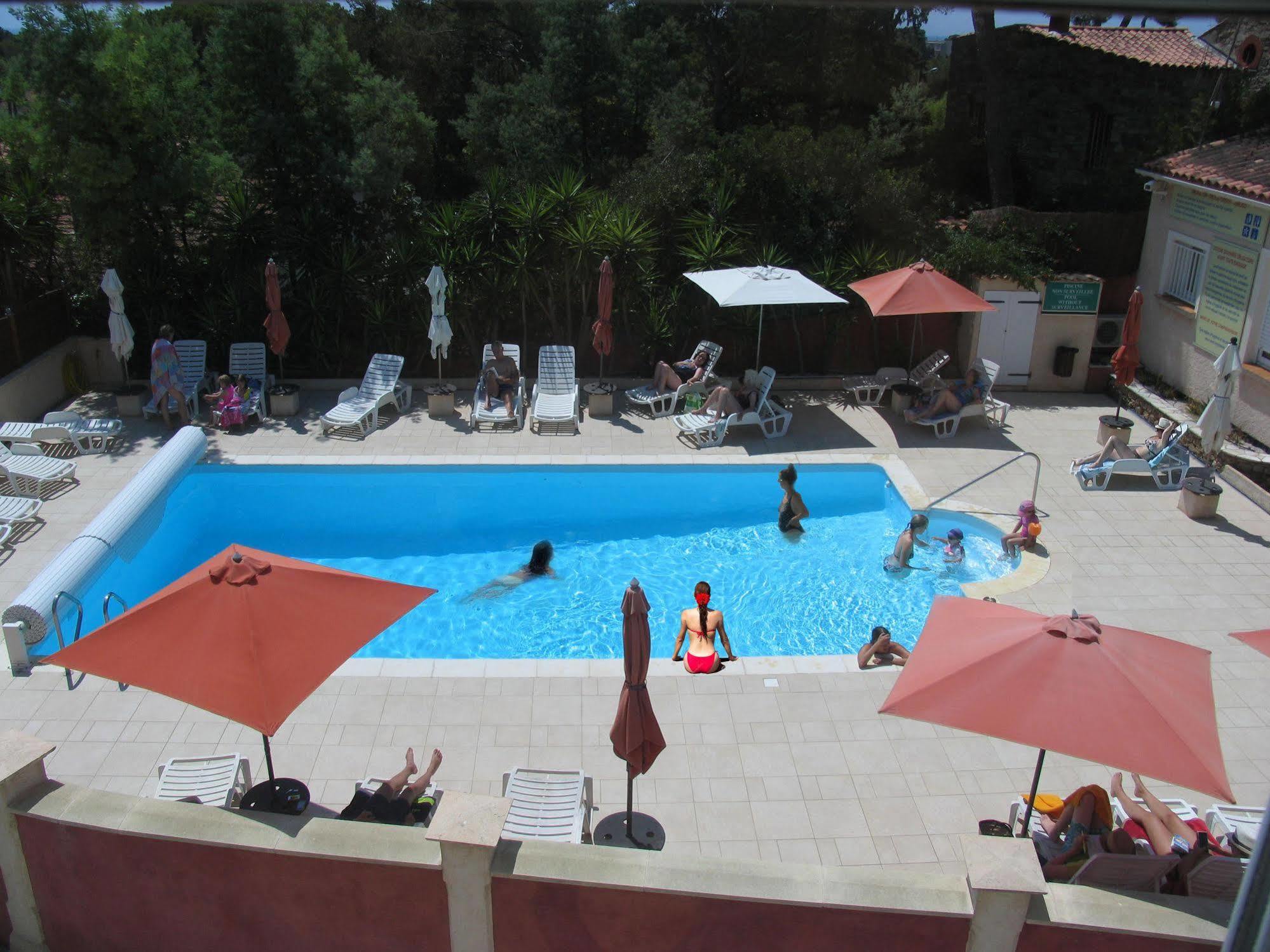 Hotel Et Studios Les Amandiers Saint-Raphaël المظهر الخارجي الصورة